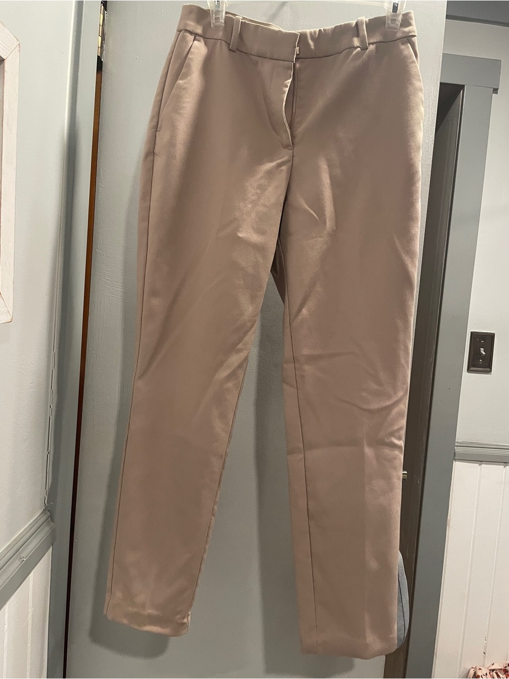 H&M Women’s Chinos in Beige Tan size 10